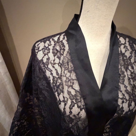 Vintage Victoria's Secret Gold Label Romantic Black Lace Robe, One Size - Picture 11 of 12